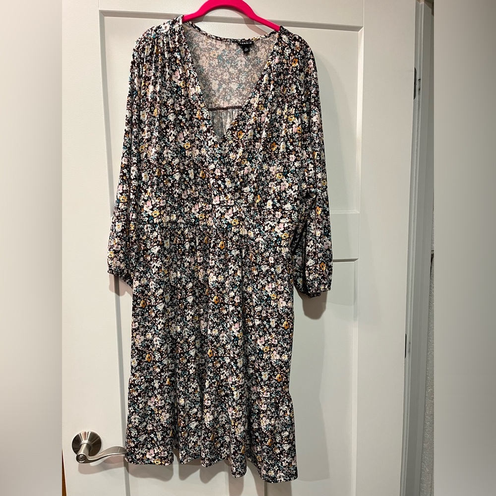 Torrid size 2 flowery 3/4 sleeve dress